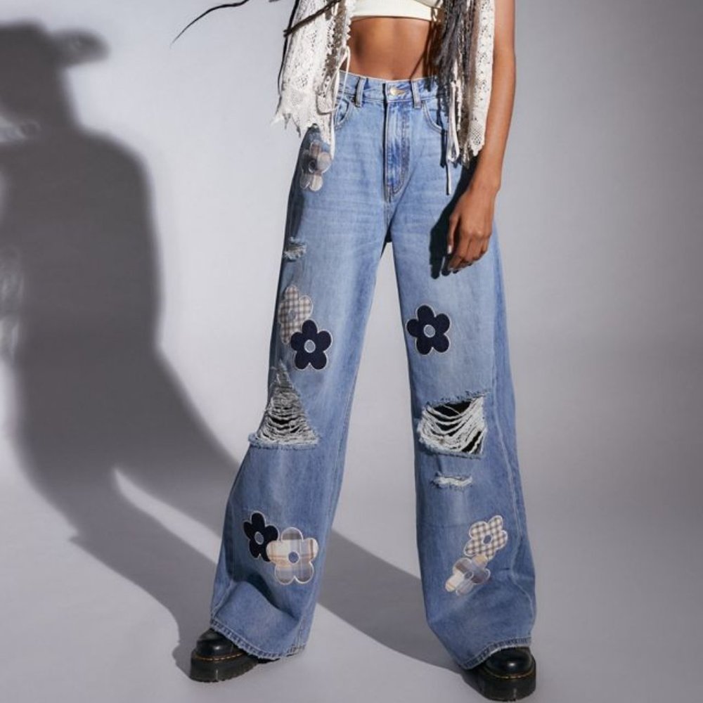 Urban Outfitters BDG Embellished 90s Skater Baggy Jean Size 26 NWT